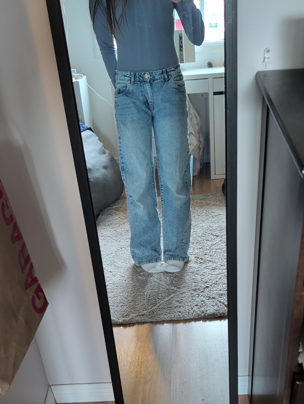 Low Rise Jeans in Medium Blue